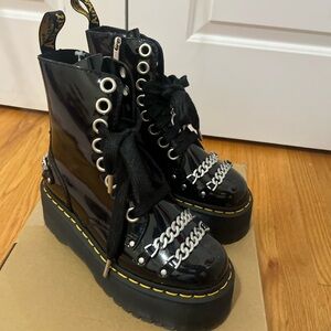 Platform doc martens w chains